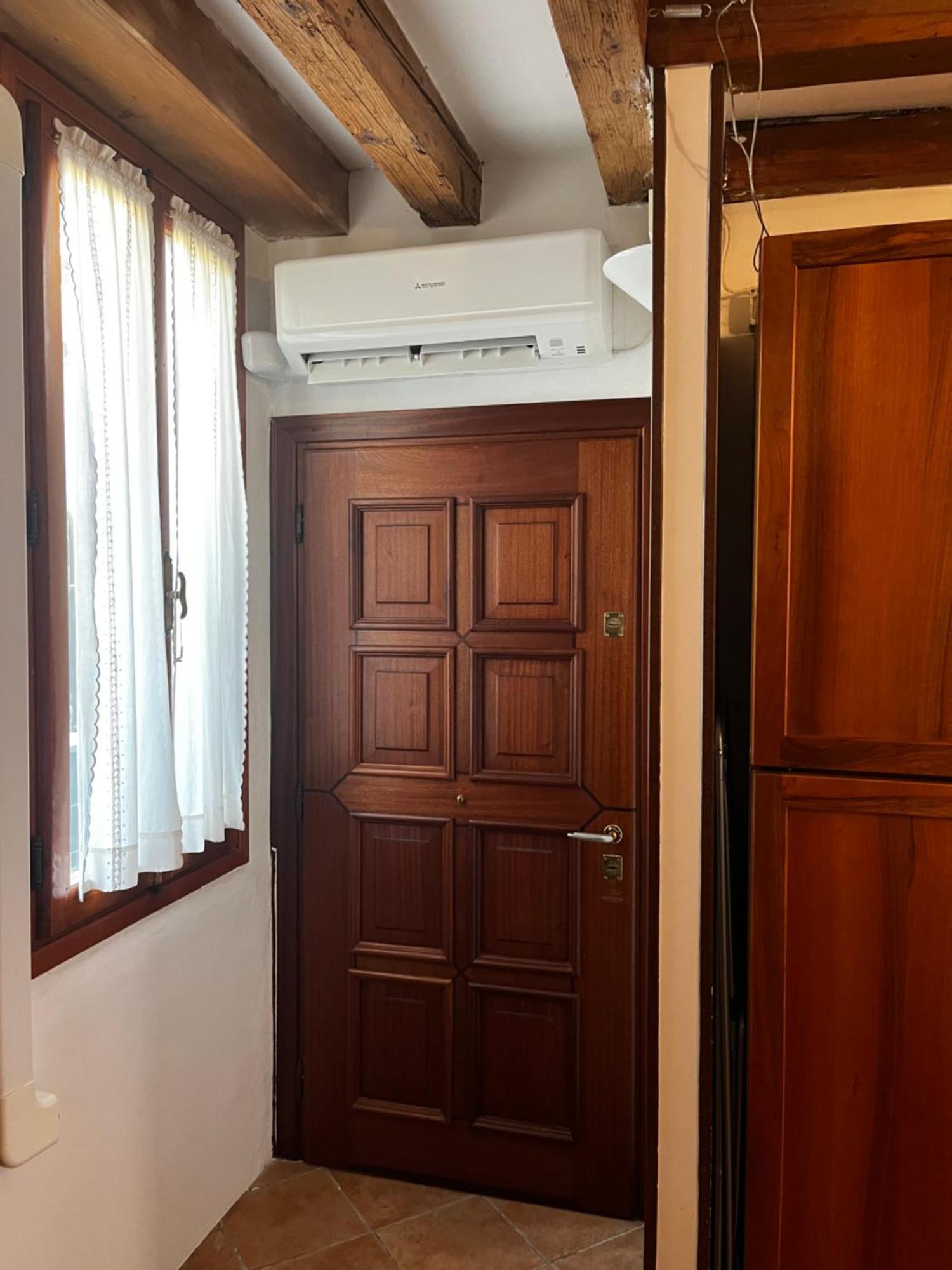 Casarosalia Appartement Venetië Buitenkant foto